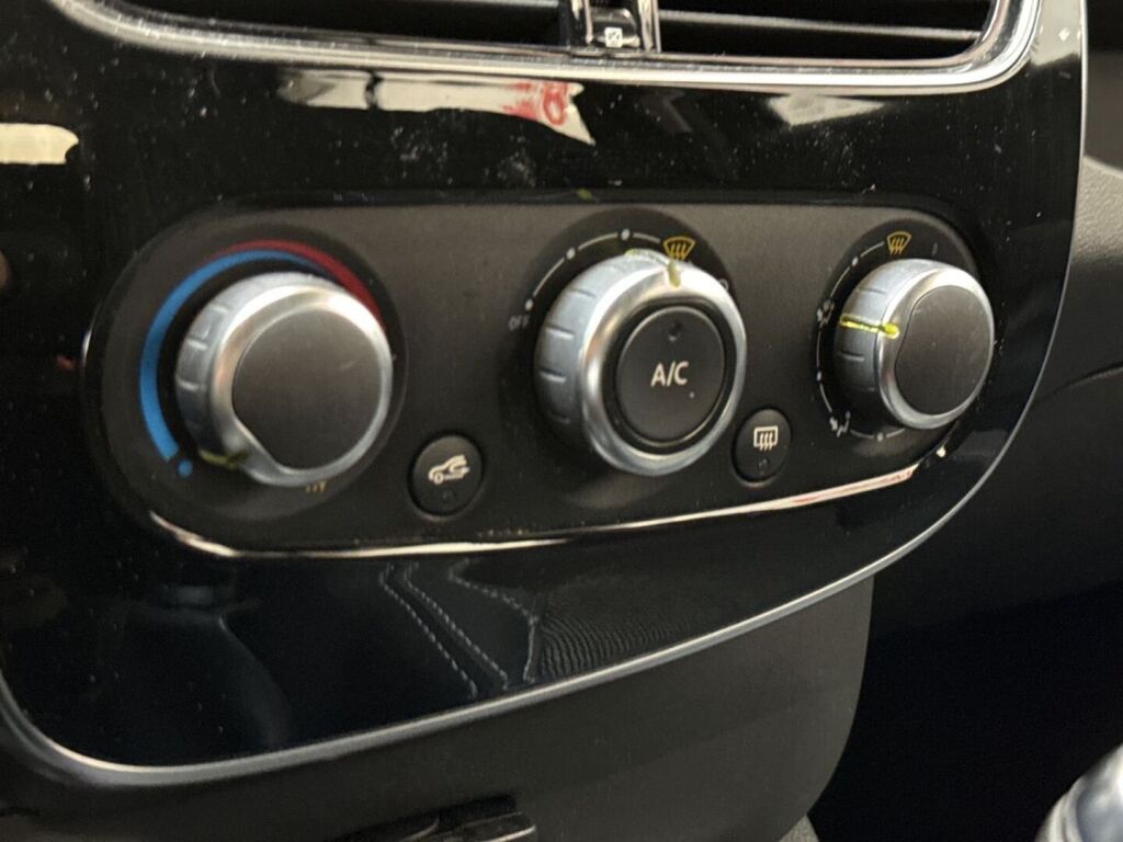 Renault Clio 2017 Musta