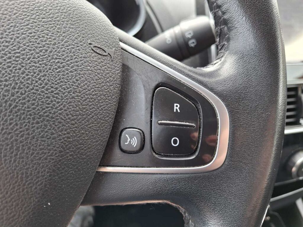 Renault Clio 2017 Musta