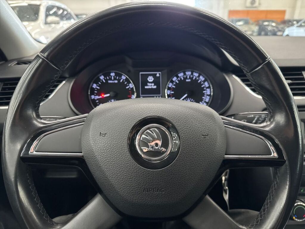 Skoda Octavia 2014 Valkoinen