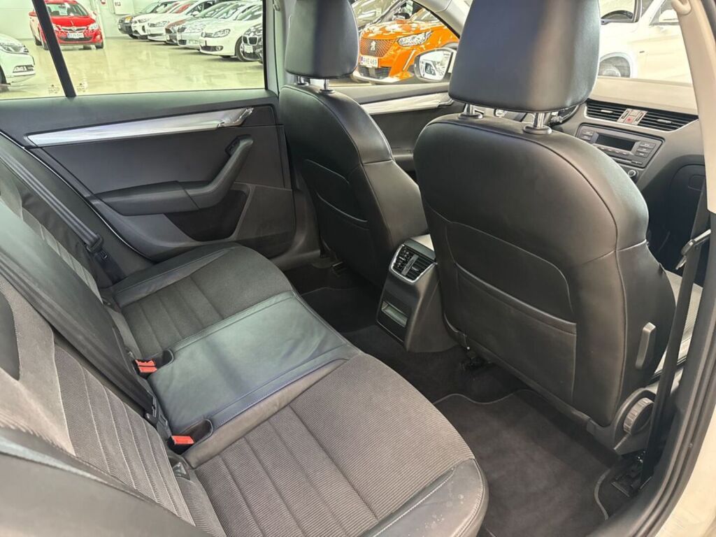 Skoda Octavia 2014 Valkoinen