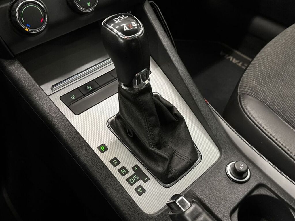 Skoda Octavia 2014 Valkoinen