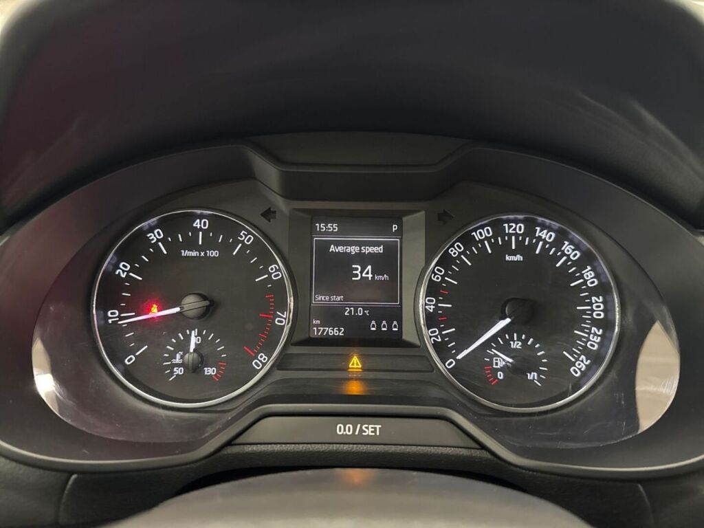 Skoda Octavia 2014 Valkoinen