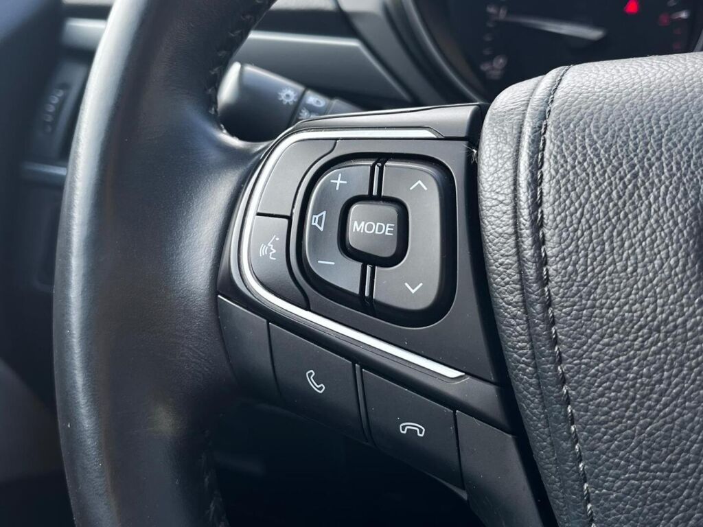 Toyota Avensis 2017 Harmaa