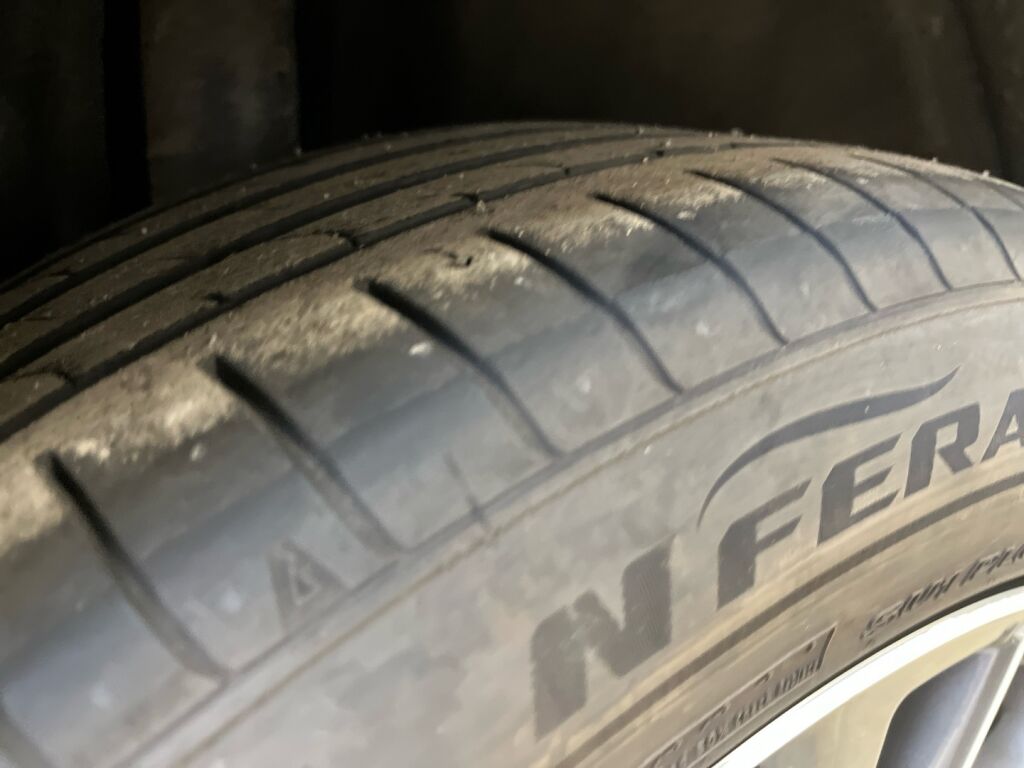 Toyota Avensis 2017 Harmaa