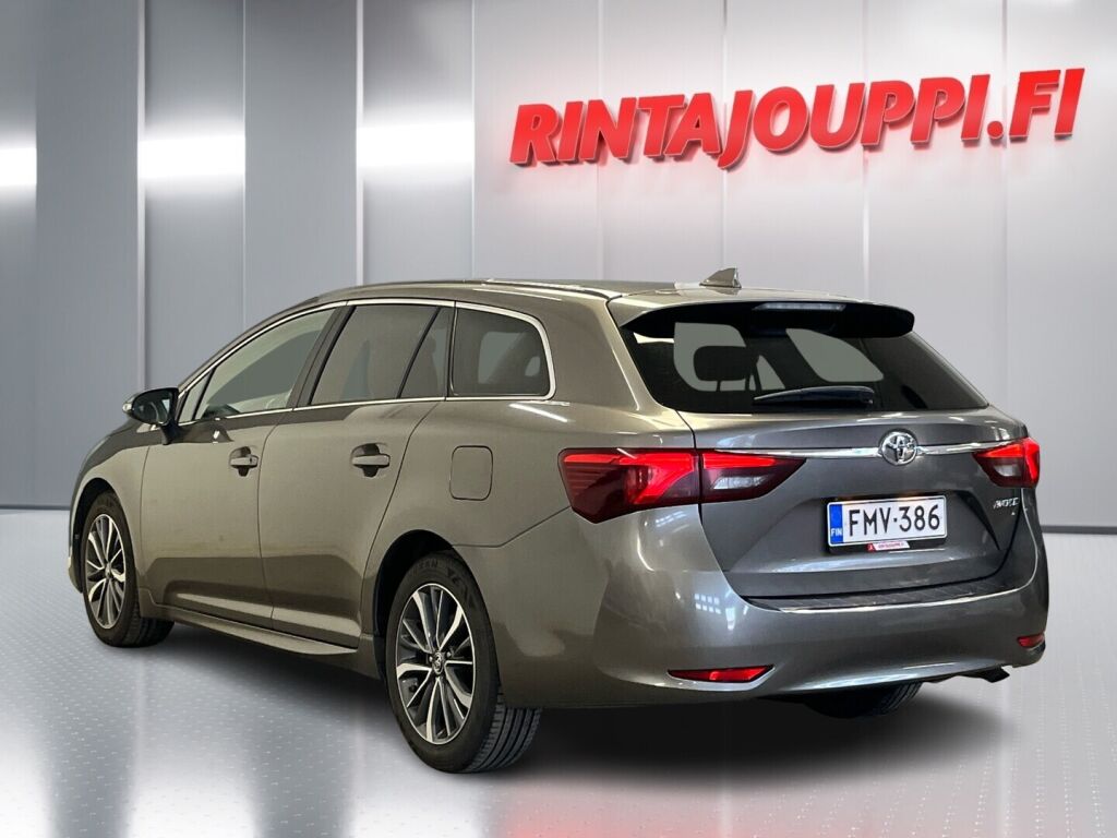 Toyota Avensis 2017 Harmaa