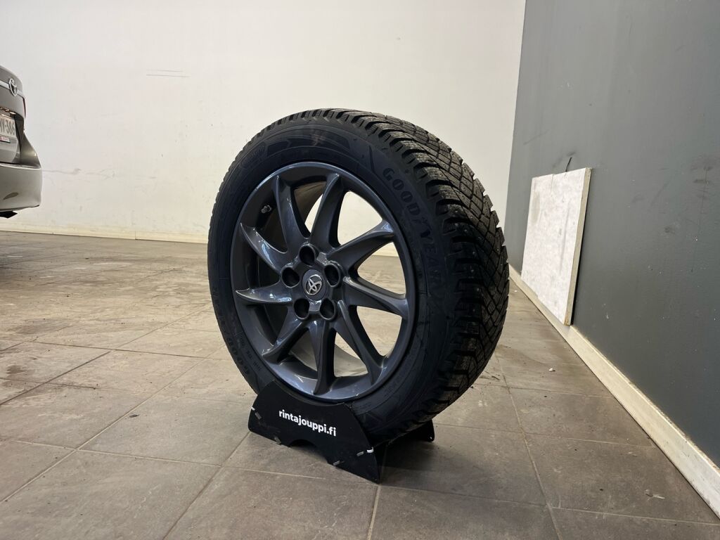 Toyota Avensis 2017 Harmaa