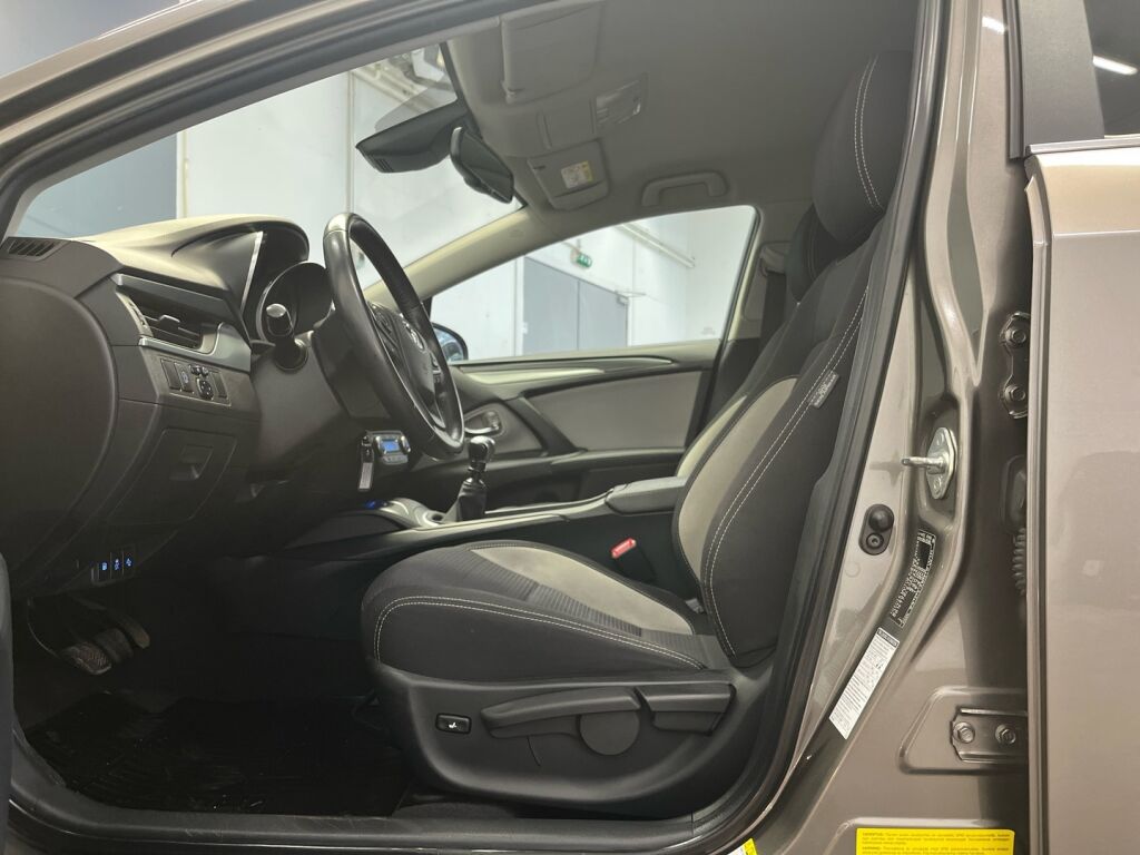 Toyota Avensis 2017 Harmaa