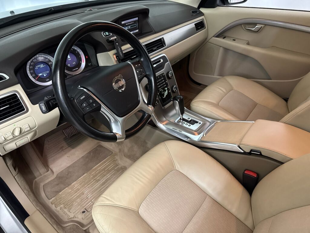 Volvo V70 2011 Hopea