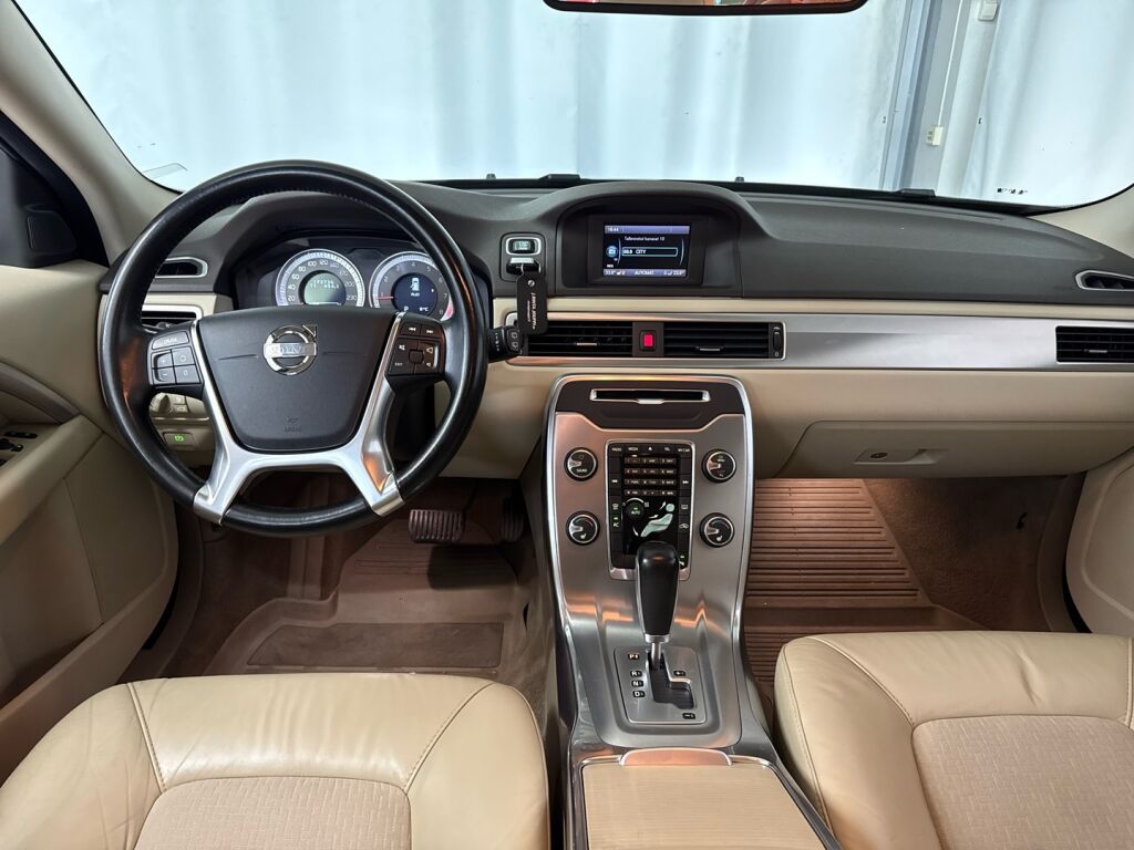 Volvo V70 2011 Hopea