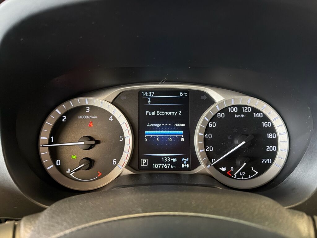 Nissan Navara 2018 Harmaa