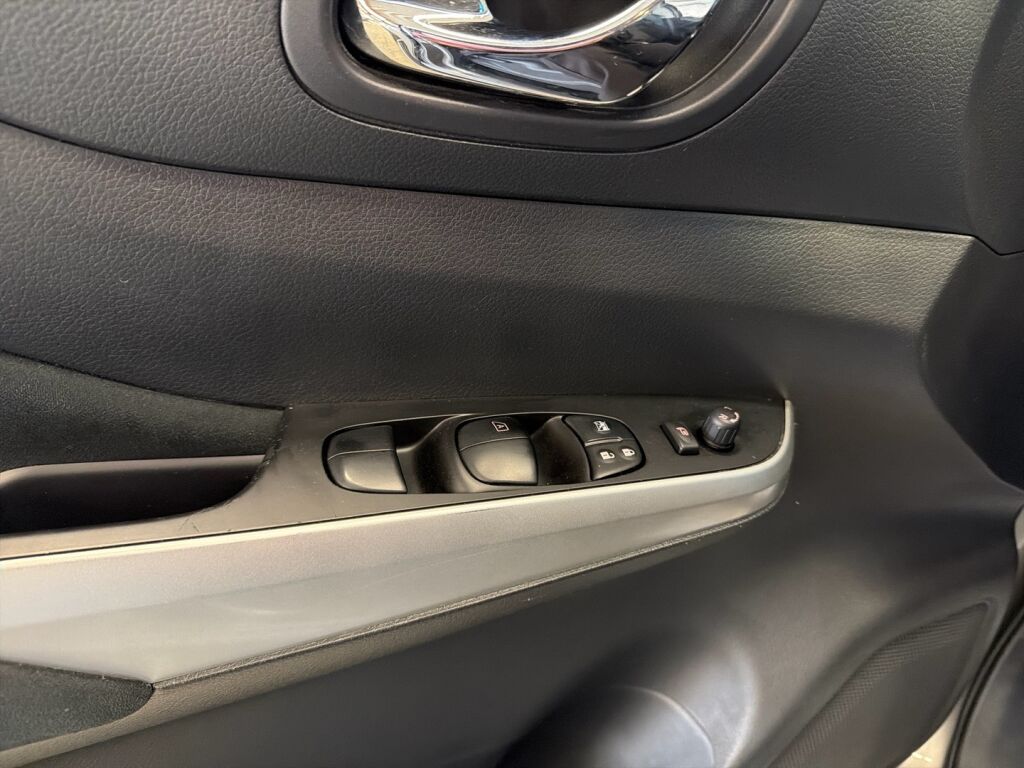 Nissan Navara 2018 Harmaa