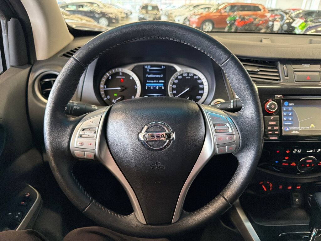 Nissan Navara 2018 Harmaa