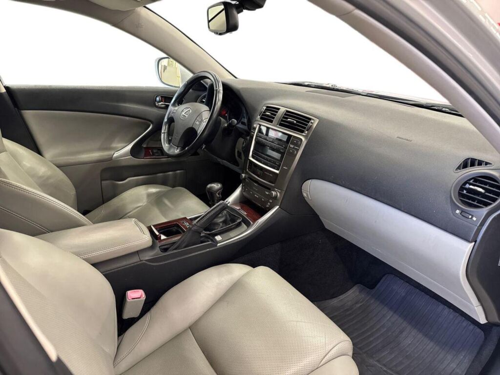 Lexus IS 2006 Harmaa