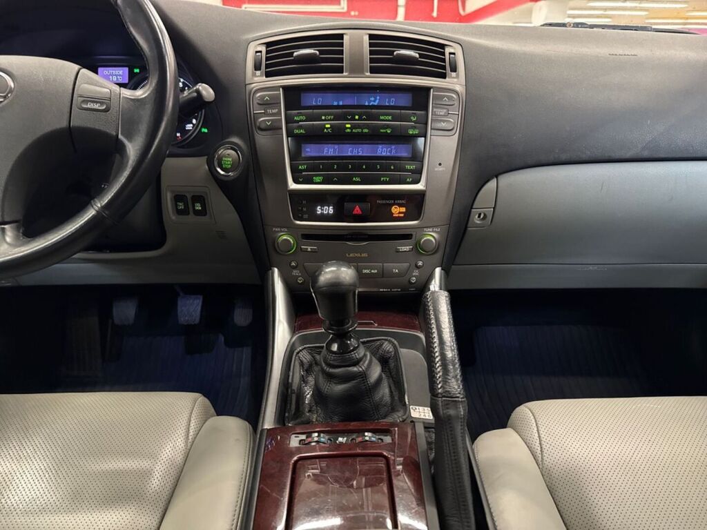 Lexus IS 2006 Harmaa