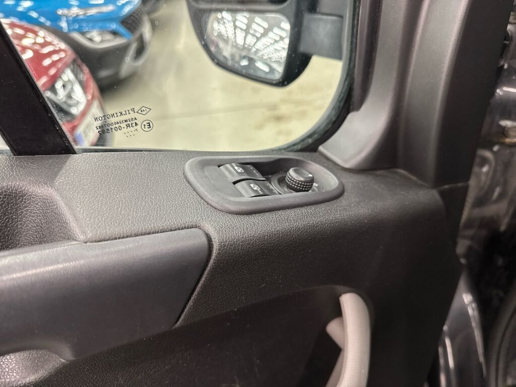 Opel Movano 2017 Musta