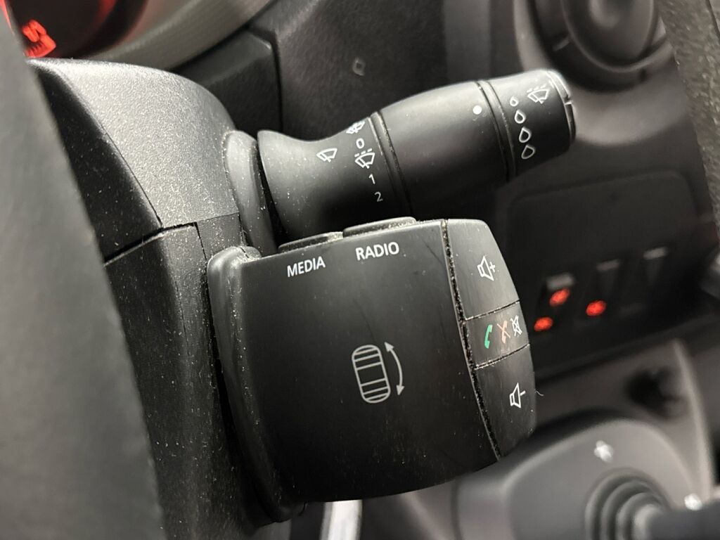 Opel Movano 2017 Musta