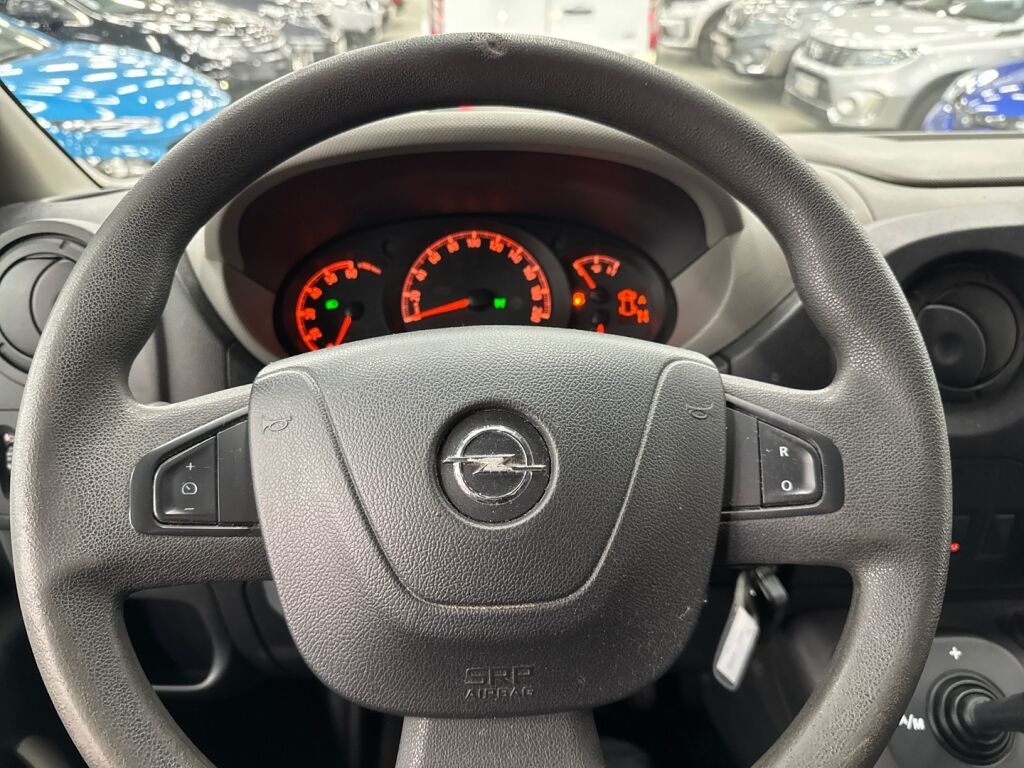 Opel Movano 2017 Musta