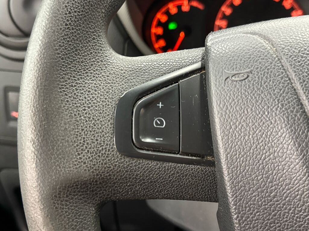 Opel Movano 2017 Musta