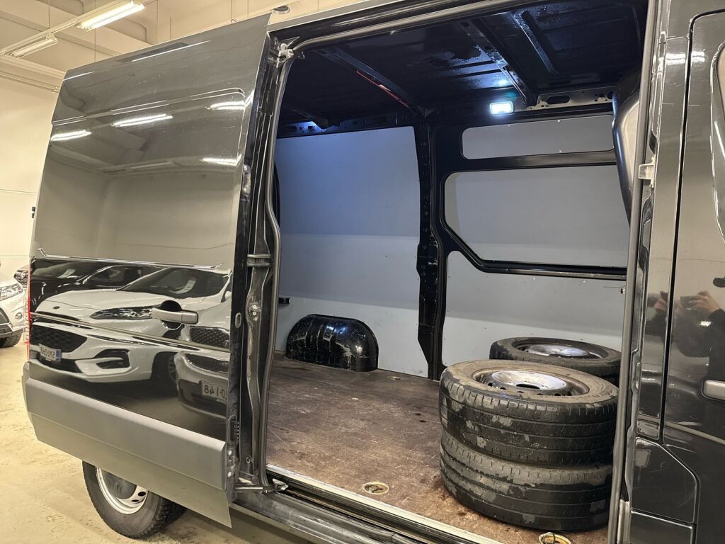 Opel Movano 2017 Musta