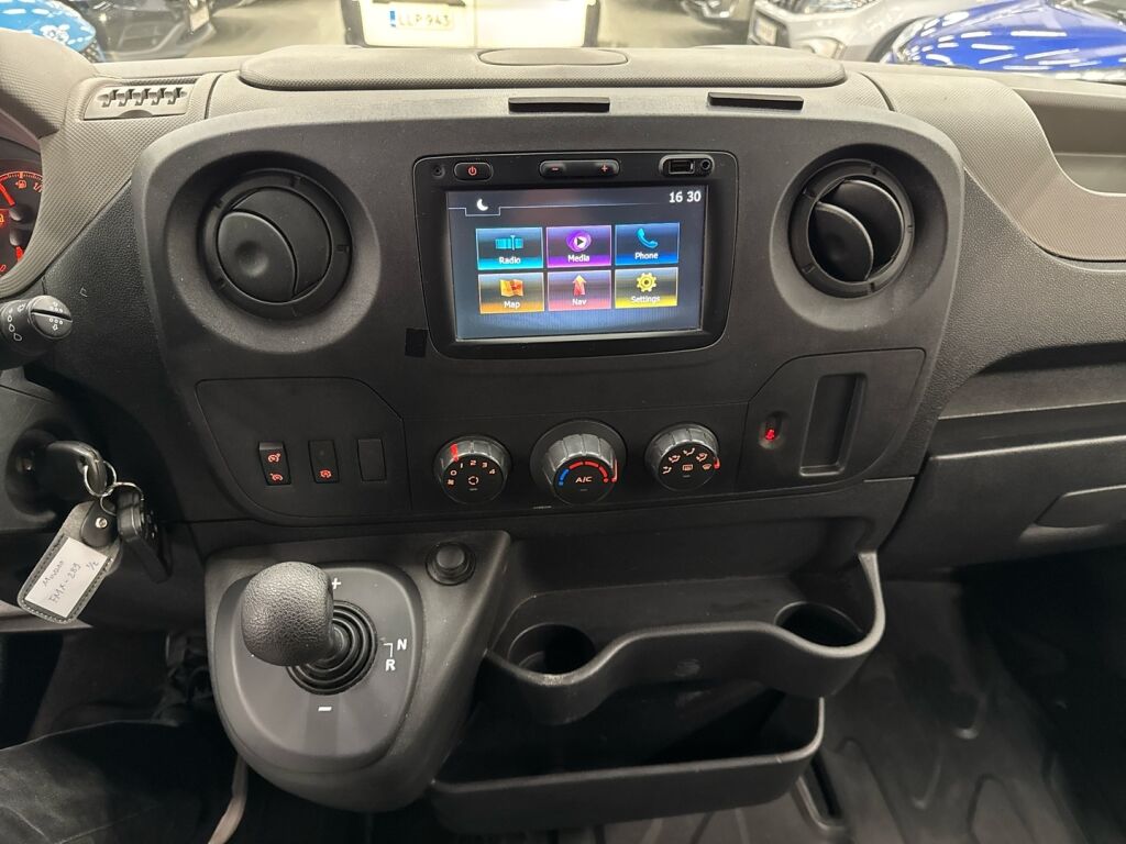 Opel Movano 2017 Musta