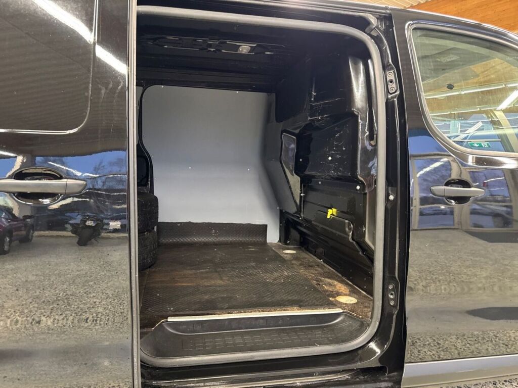 Toyota Proace 2017 Musta