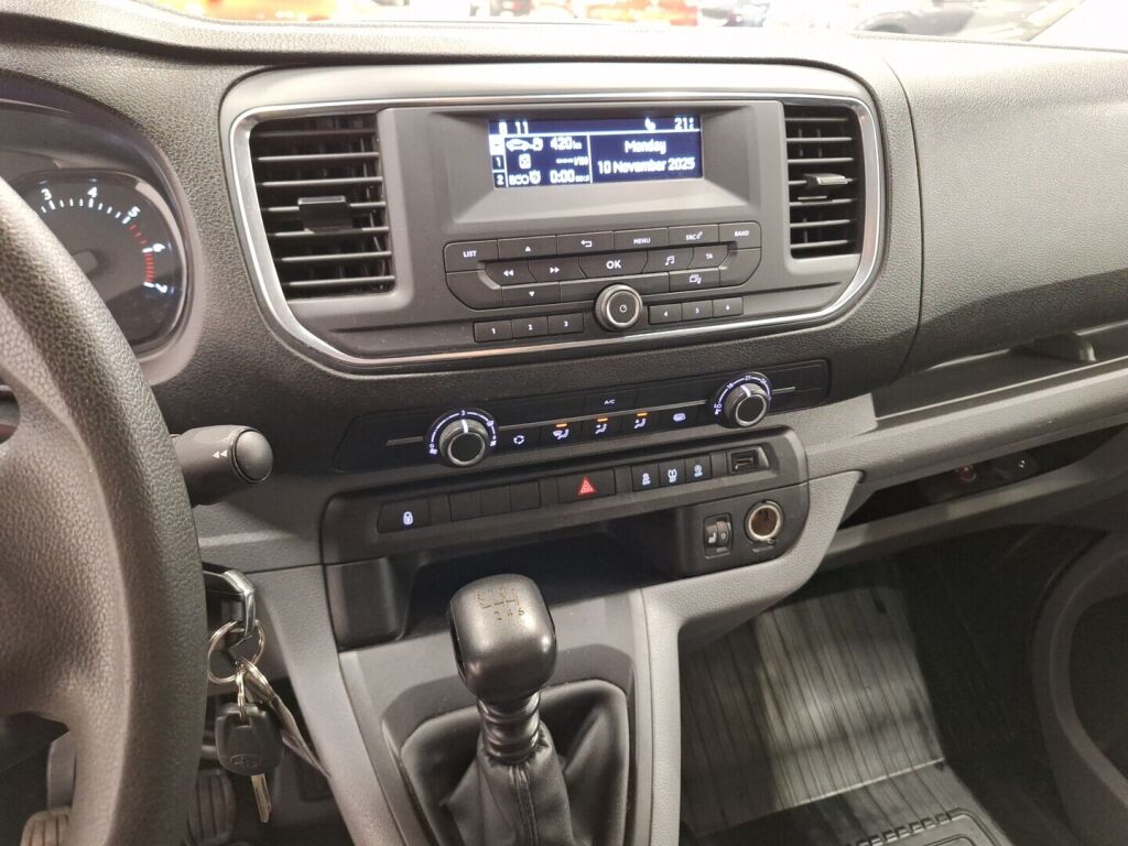 Toyota Proace Verso 2017 Musta