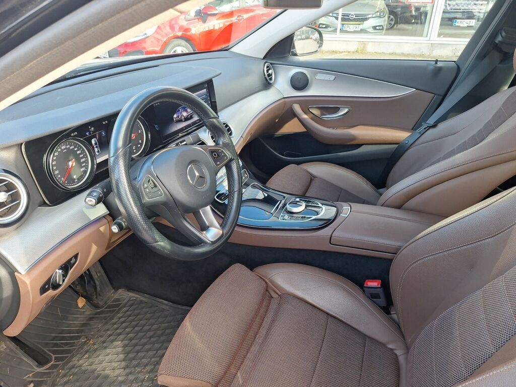 Mercedes-Benz E 2018 Musta