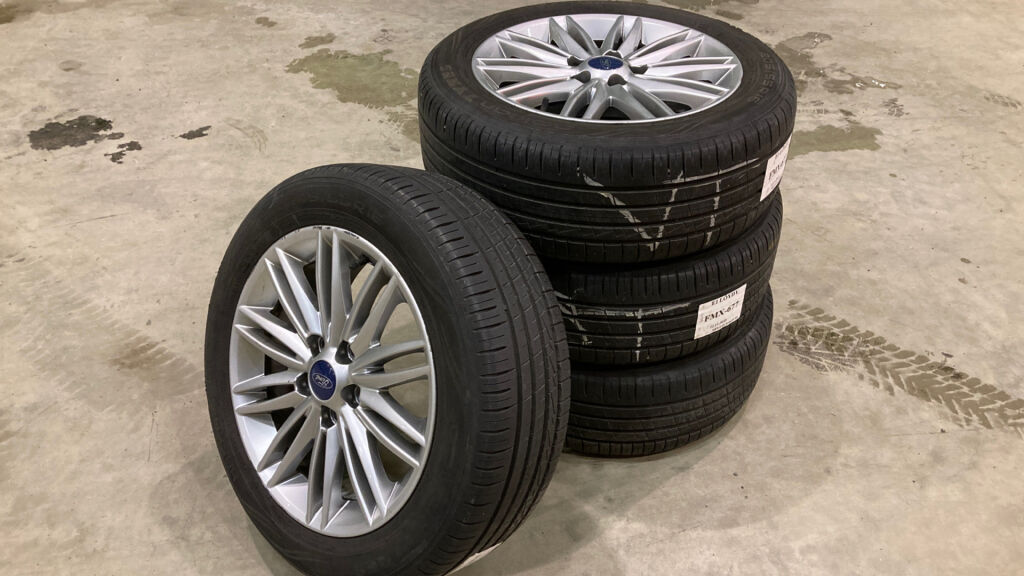 Ford Focus 2018 Harmaa