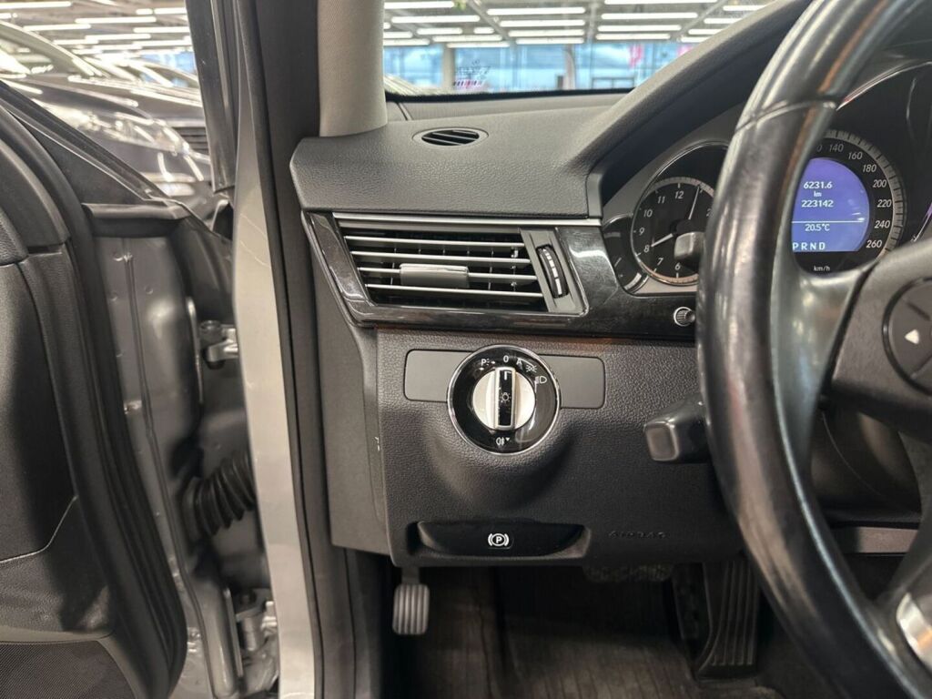 Mercedes-Benz E 2009 Harmaa