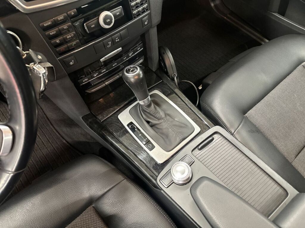 Mercedes-Benz E 2009 Harmaa