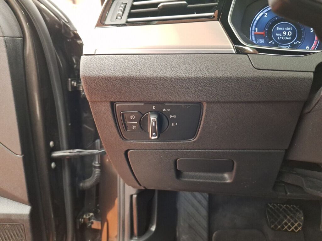 Volkswagen Passat 2015 Ruskea (beige)