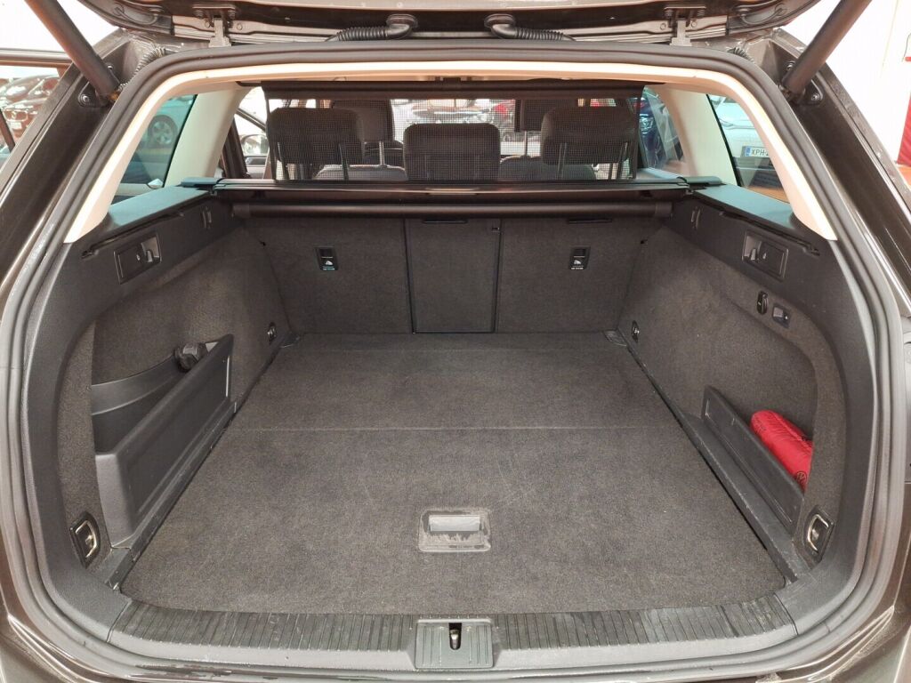 Volkswagen Passat 2015 Ruskea (beige)