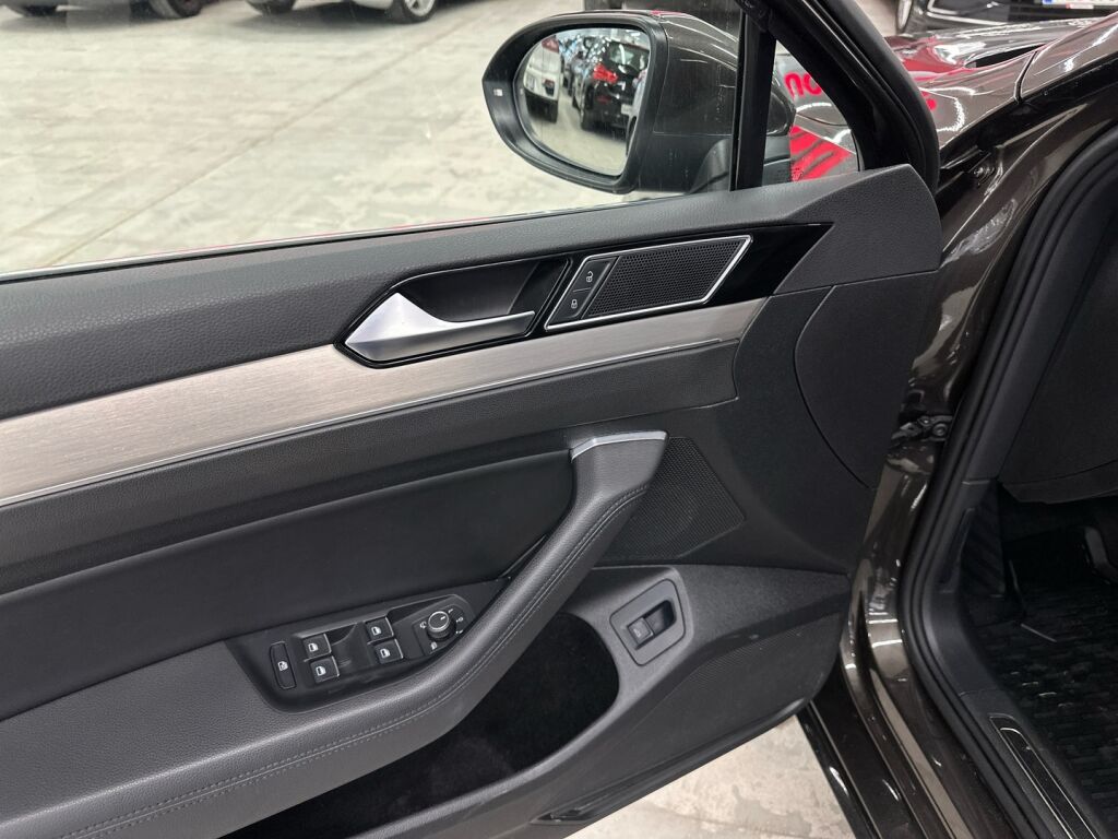 Volkswagen Passat 2015 Ruskea (beige)