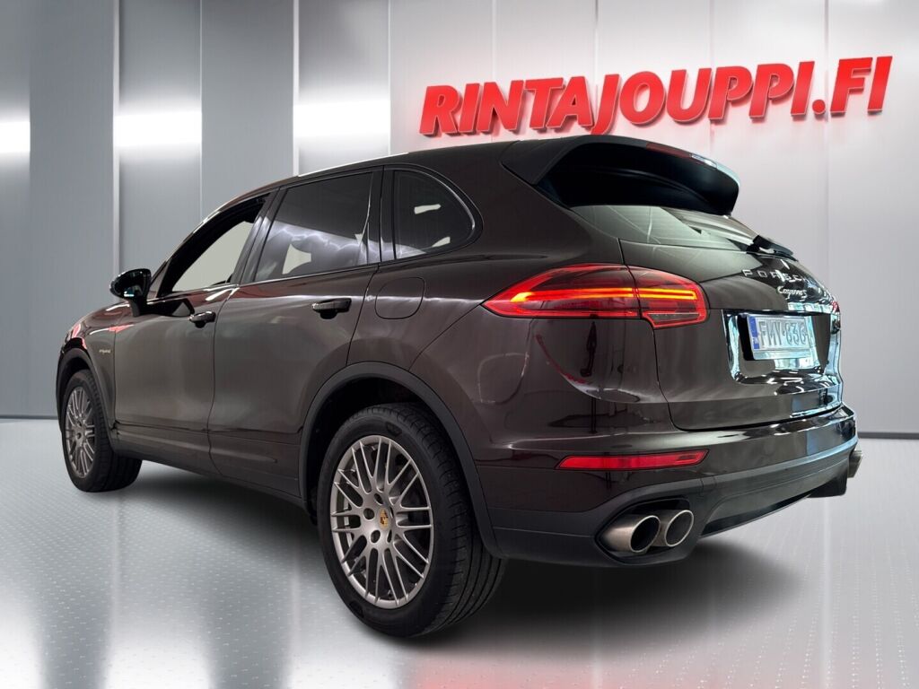 Porsche Cayenne 2015 Ruskea (beige)