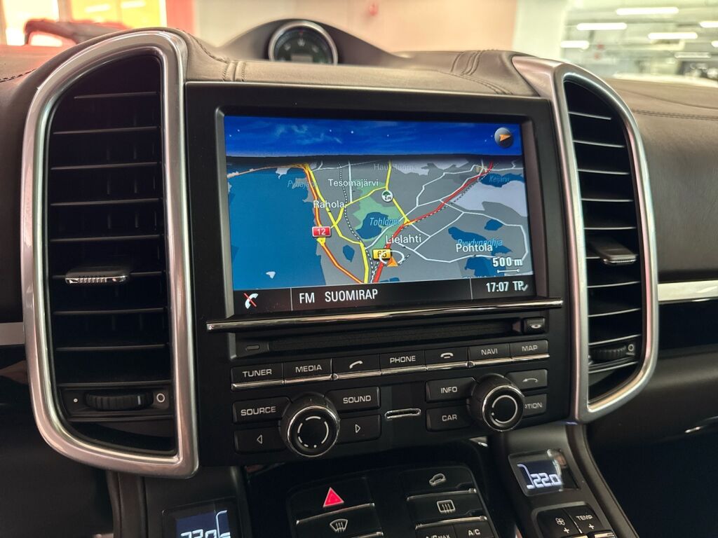 Porsche Cayenne 2015 Ruskea (beige)