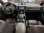 Porsche Cayenne 2015 Ruskea (beige)