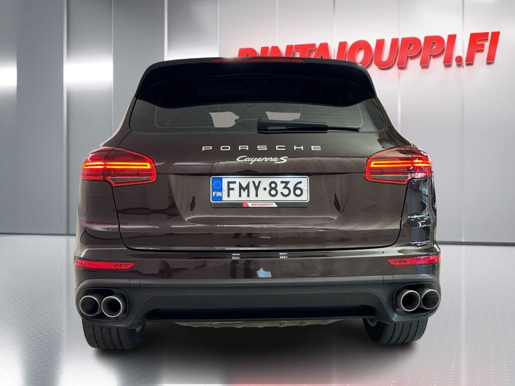 Porsche Cayenne 2015 Ruskea (beige)