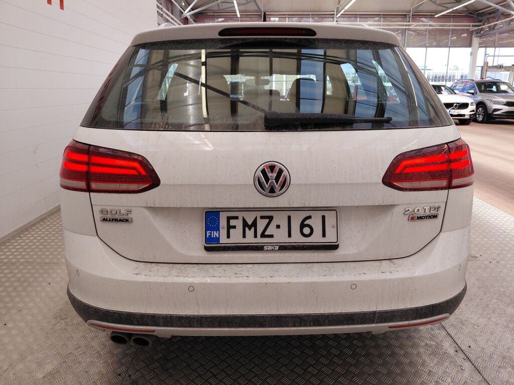 Volkswagen Golf 2018 Valkoinen
