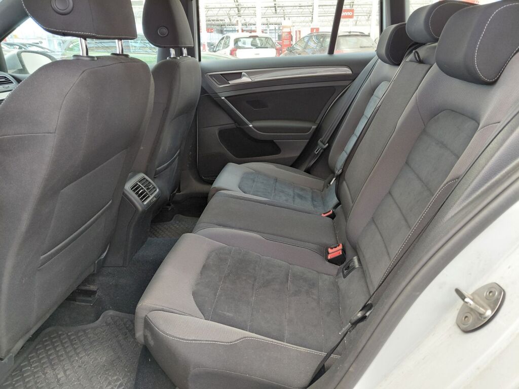 Volkswagen Golf 2018 Valkoinen