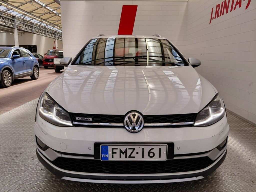 Volkswagen Golf 2018 Valkoinen