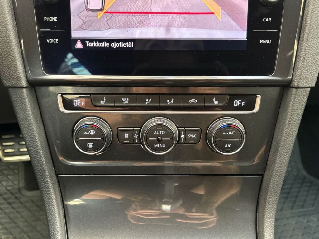 Volkswagen Golf 2018 Valkoinen