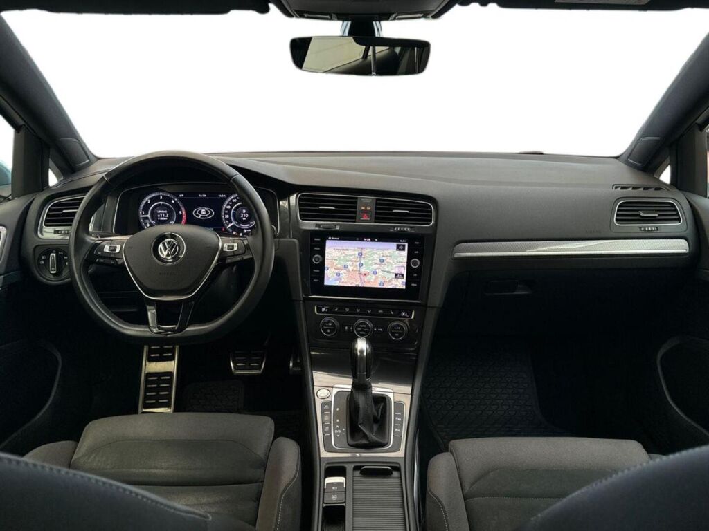 Volkswagen Golf 2018 Valkoinen