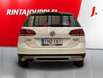 Volkswagen Golf 2018 Valkoinen