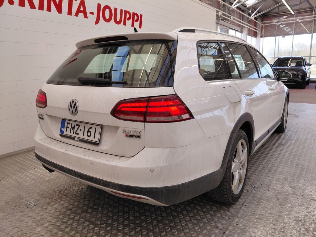Volkswagen Golf 2018 Valkoinen