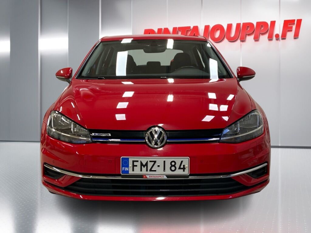 Volkswagen Golf 2018 Punainen