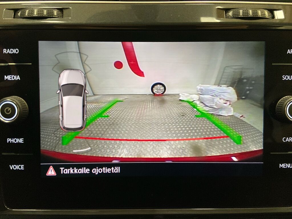 Volkswagen Golf 2018 Punainen