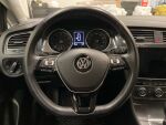 Volkswagen Golf 2018 Punainen