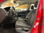 Volkswagen Golf 2018 Punainen