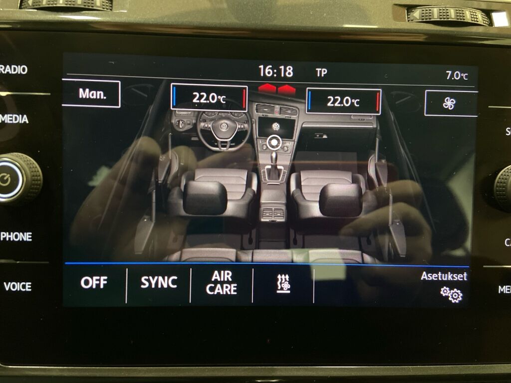 Volkswagen Golf 2018 Punainen