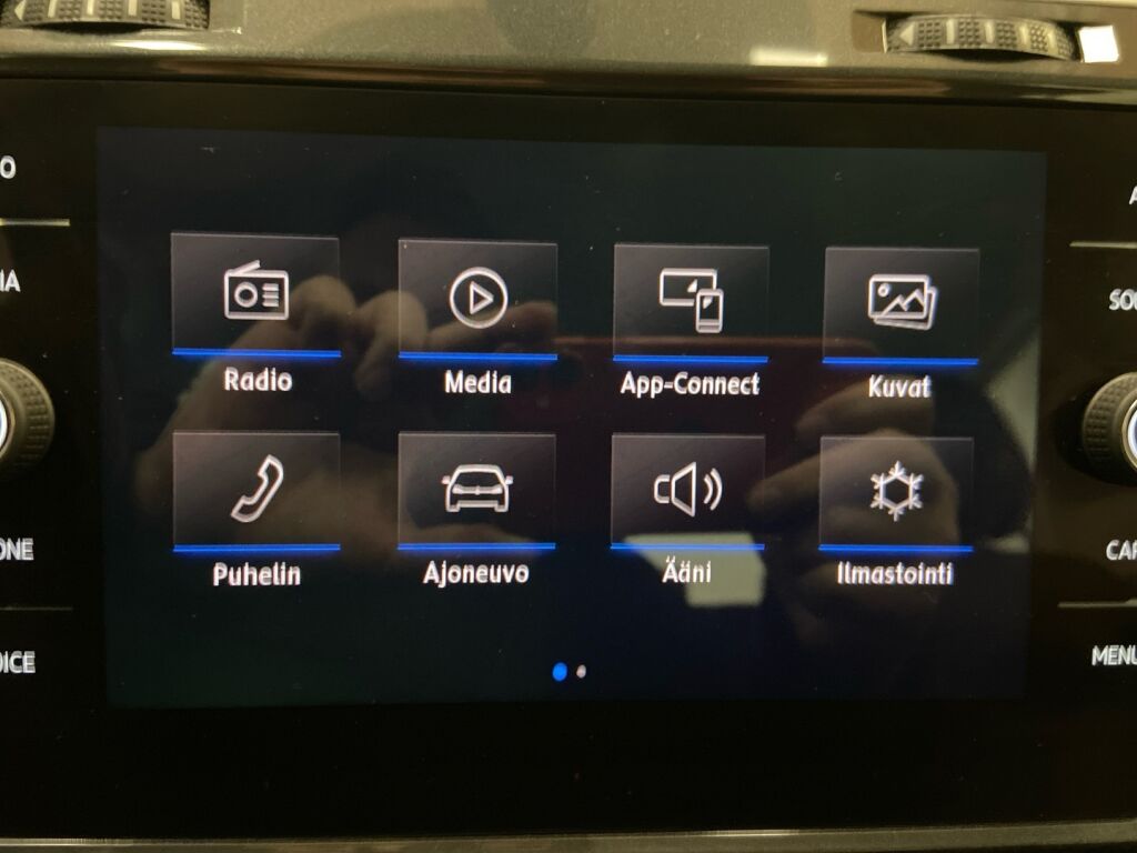 Volkswagen Golf 2018 Punainen